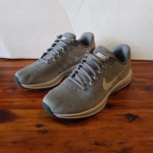 Size 8.5 - Nike Air Zoom Vomero 13 Gray.